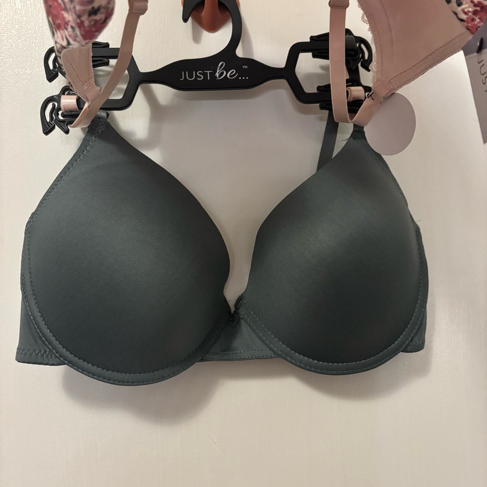 Just Be Bras - 36D - Picture 5 of 6